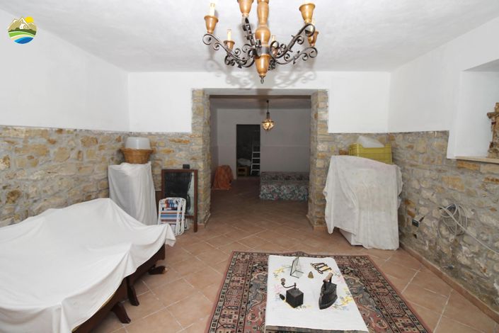 Image No.26-2 Bed Country House for sale