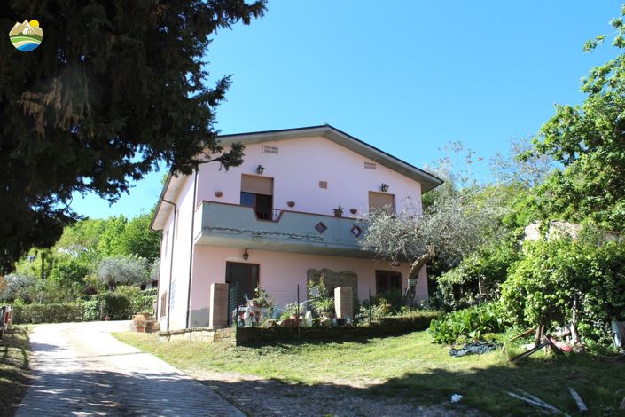 Image No.4-2 Bed Country House for sale