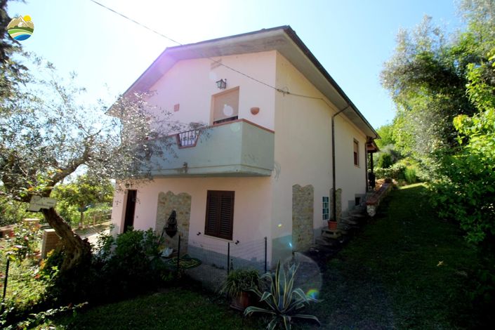 Image No.5-2 Bed Country House for sale