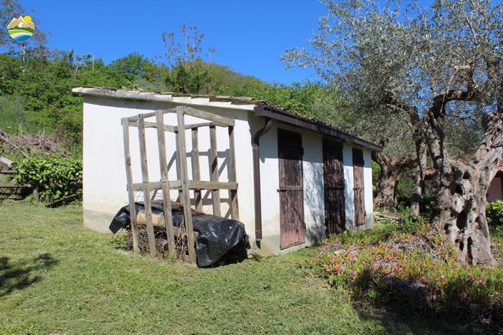 Image No.6-2 Bed Country House for sale