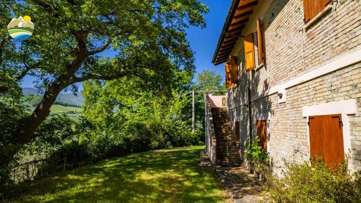 Image No.11-3 Bed Country House for sale
