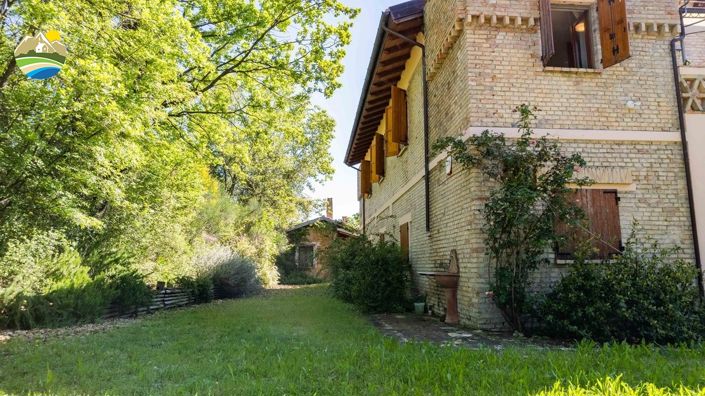Image No.18-3 Bed Country House for sale