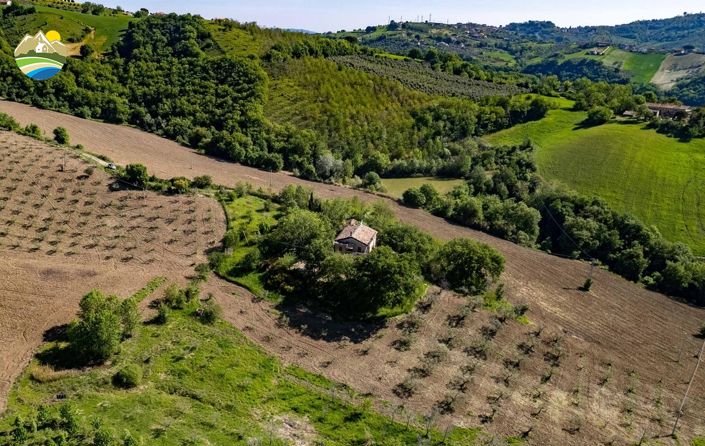 Image No.19-3 Bed Country House for sale