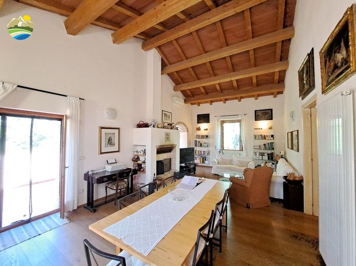 Image No.28-3 Bed Country House for sale