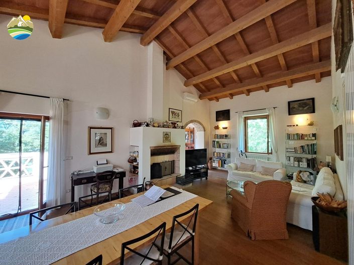 Image No.32-3 Bed Country House for sale