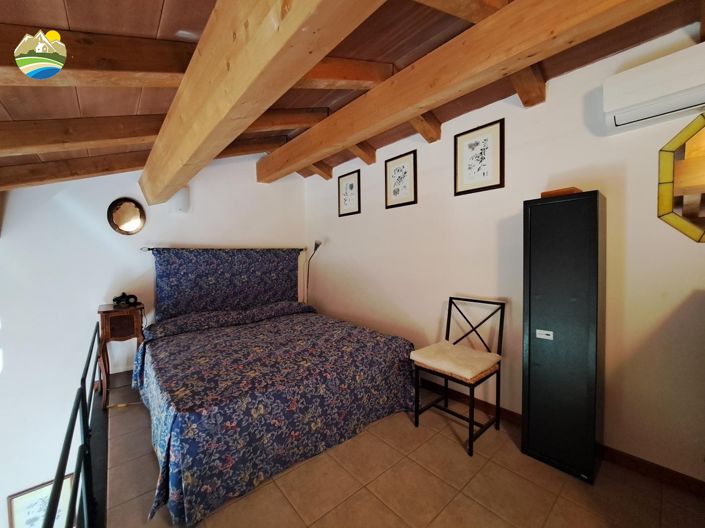 Image No.36-3 Bed Country House for sale