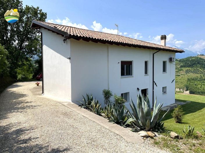 Image No.33-Maison de campagne de 2 chambres à vendre à Bisenti