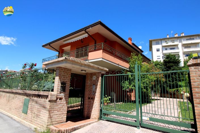 Image No.4-Villa de 3 chambres à vendre à Penne