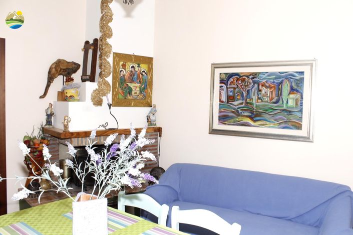Image No.10-2 Bed Property for sale