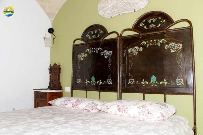Image No.14-2 Bed Property for sale