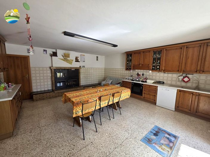 Image No.11-5 Bed Country House for sale