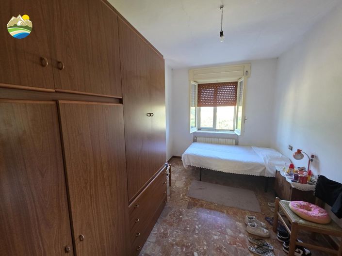Image No.19-5 Bed Country House for sale
