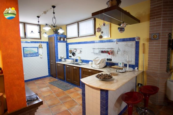 Image No.20-Villa de 4 chambres à vendre à Teramo