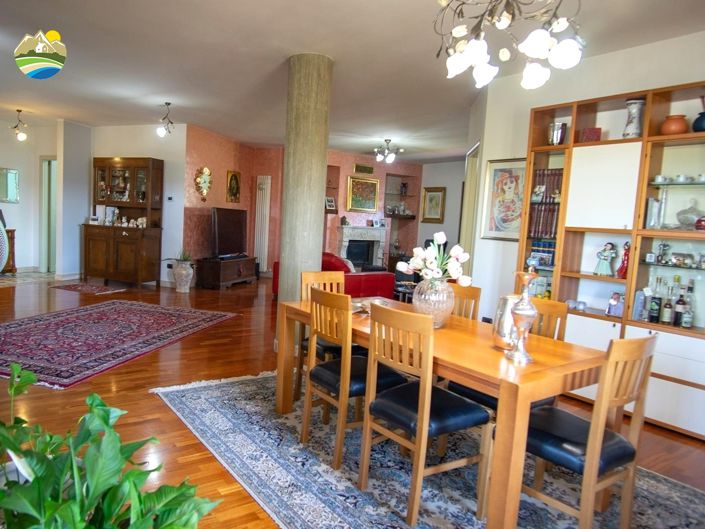 Image No.30-Villa de 4 chambres à vendre à Teramo
