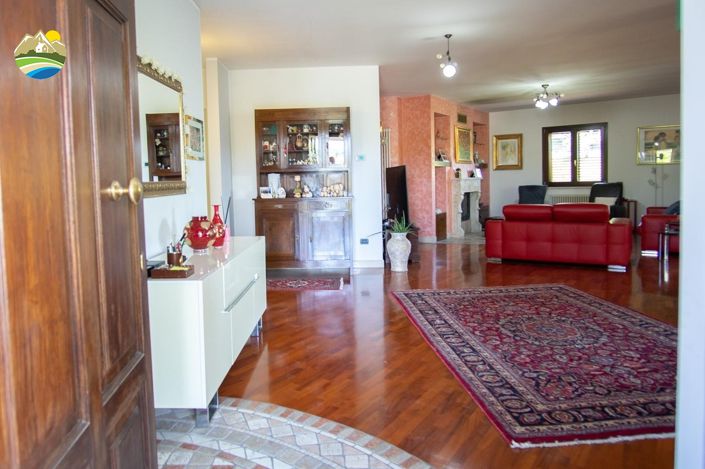 Image No.31-Villa de 4 chambres à vendre à Teramo