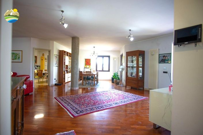 Image No.36-Villa de 4 chambres à vendre à Teramo