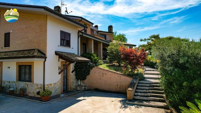 Image No.6-Villa de 4 chambres à vendre à Teramo