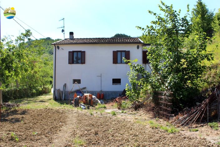 Image No.29-Maison de campagne de 3 chambres à vendre à Arsita