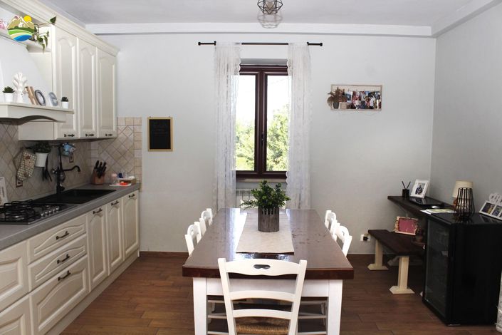 Image No.7-Maison de campagne de 3 chambres à vendre à Arsita