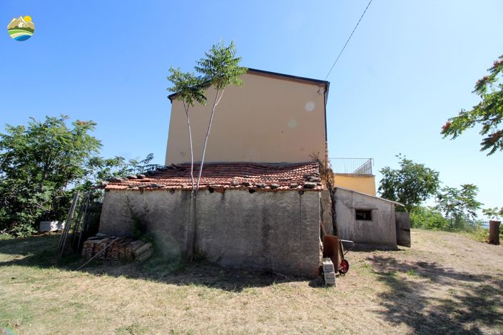 Image No.7-Maison de campagne de 3 chambres à vendre à Cermignano