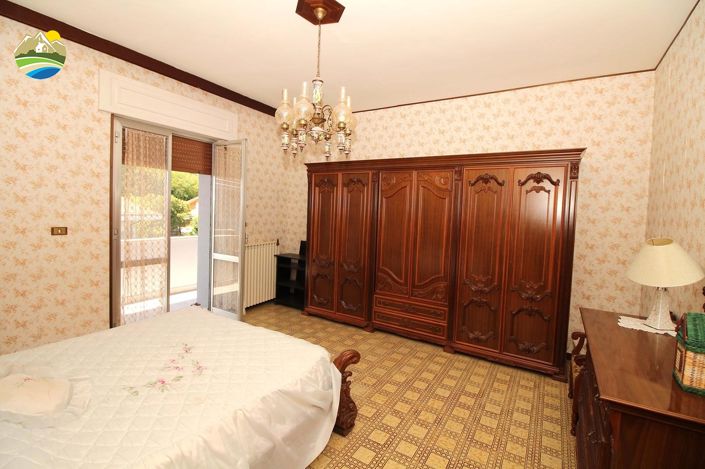 Image No.24-3 Bed Apartment for sale