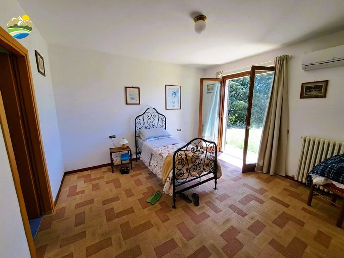 Image No.20-Villa de 5 chambres à vendre à Teramo
