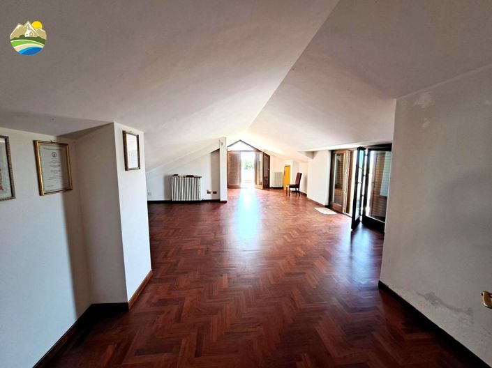 Image No.23-Villa de 5 chambres à vendre à Teramo
