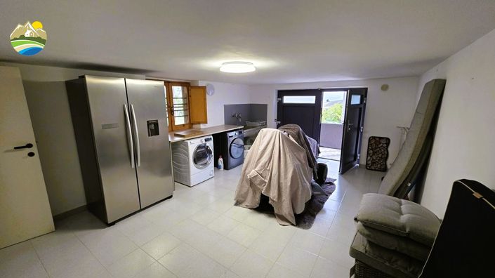 Image No.30-2 Bed Country House for sale