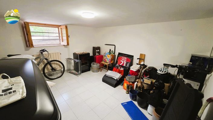 Image No.31-2 Bed Country House for sale