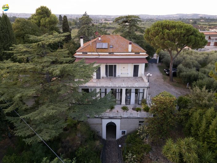 Image No.32-6 Bed Villa for sale
