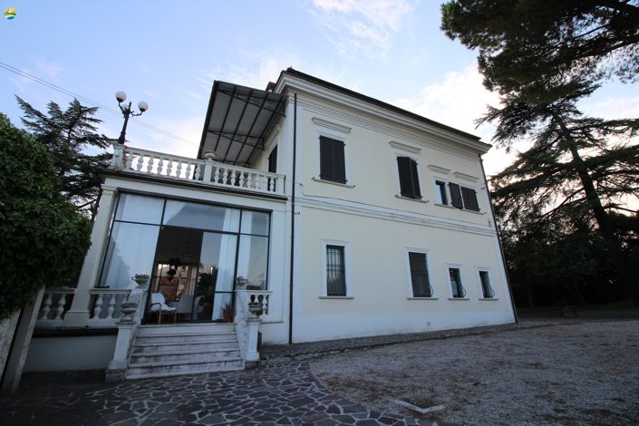 Image No.35-6 Bed Villa for sale