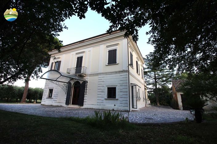 Image No.5-6 Bed Villa for sale