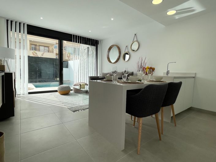 Image No.6-3 Bed Villa for sale