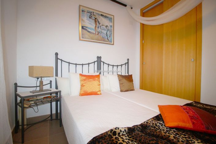 Image No.9-2 Bed Townhouse for sale