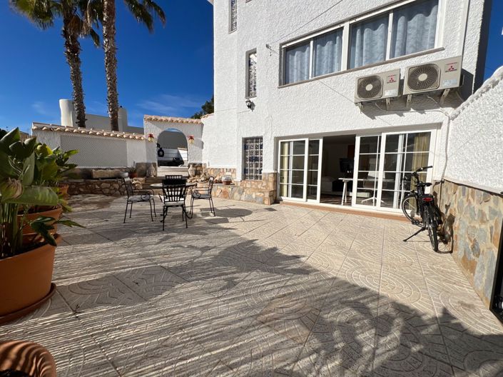 Image No.15-Villa de 4 chambres à vendre à Pinar de Campoverde