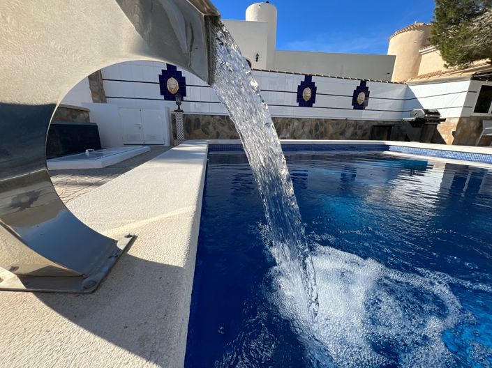 Image No.2-Villa de 4 chambres à vendre à Pinar de Campoverde