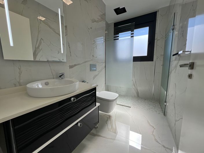 Image No.18-5 Bed Villa for sale