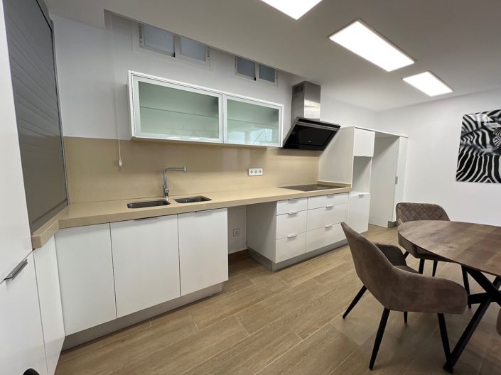 Image No.36-5 Bed Villa for sale