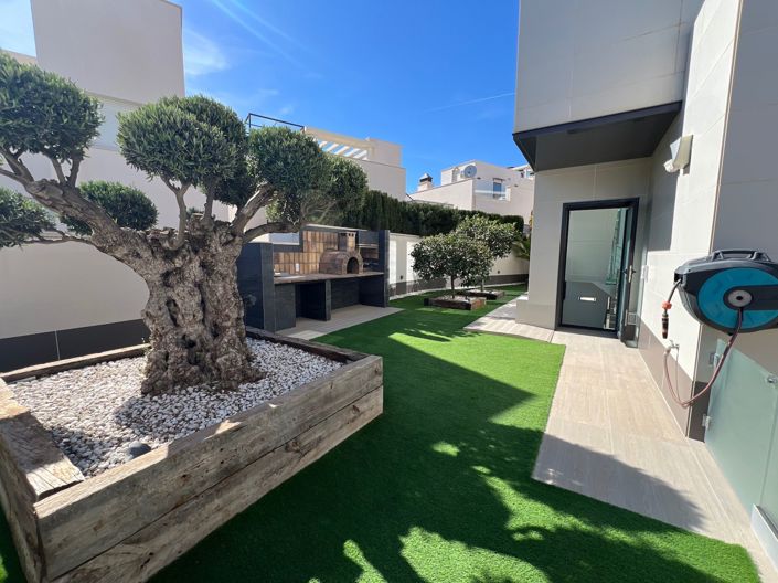 Image No.53-5 Bed Villa for sale