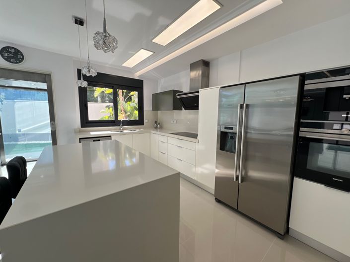 Image No.8-5 Bed Villa for sale