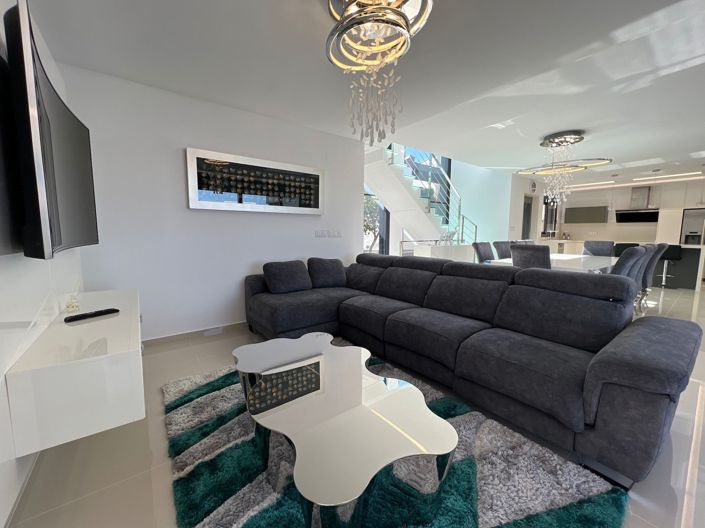 Image No.9-5 Bed Villa for sale