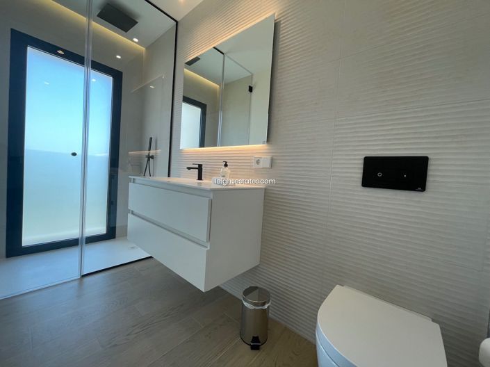 Image No.17-2 Bed Apartment for sale