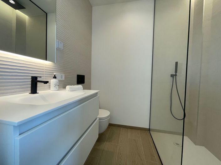 Image No.18-2 Bed Apartment for sale