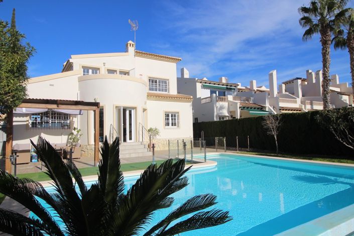 Image No.1-Villa de 4 chambres à vendre à Villamartin