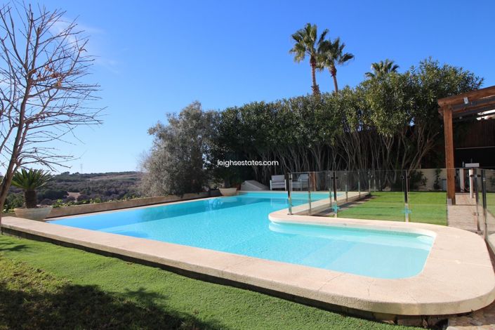 Image No.2-Villa de 4 chambres à vendre à Villamartin