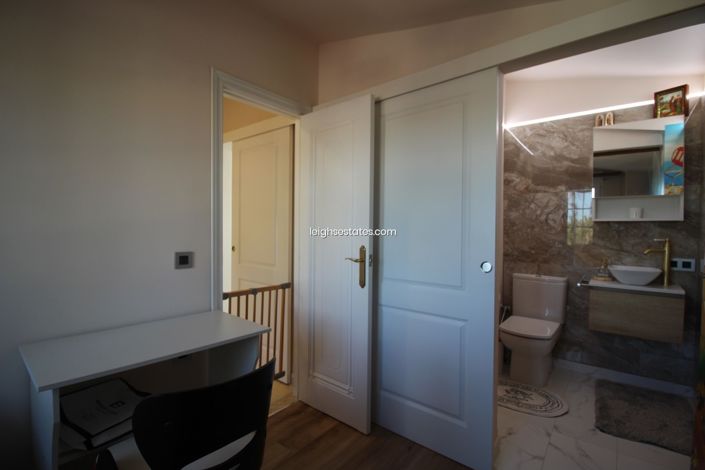 Image No.23-Villa de 4 chambres à vendre à Villamartin