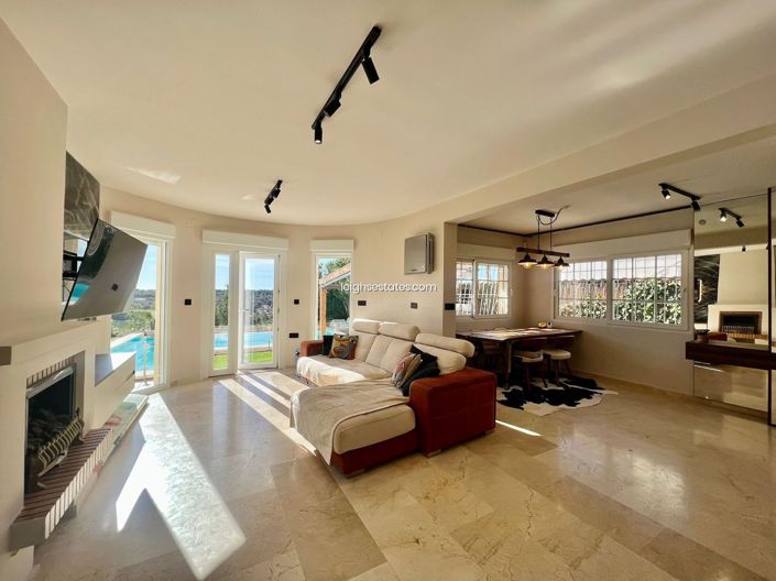 Image No.7-Villa de 4 chambres à vendre à Villamartin