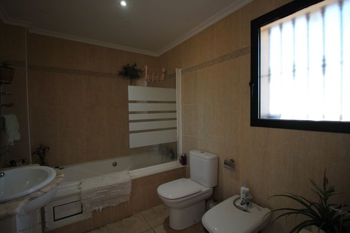 Image No.17-3 Bed Villa for sale