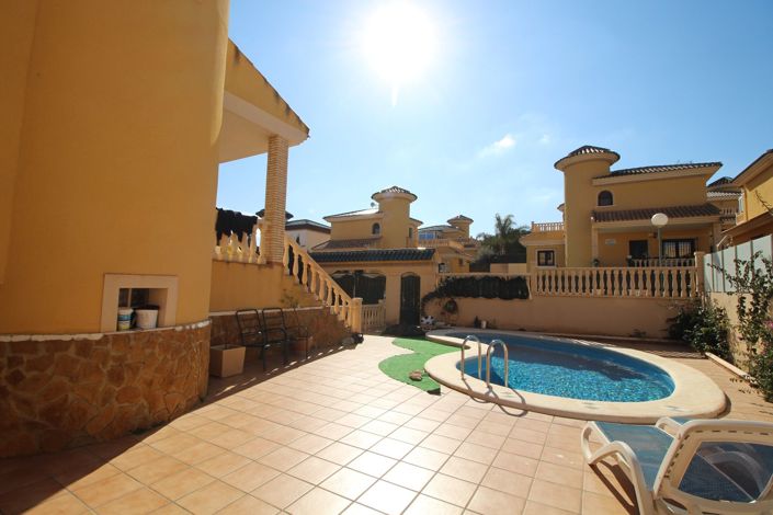 Image No.2-3 Bed Villa for sale