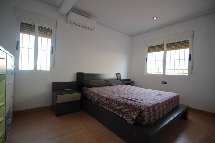 Image No.12-3 Bed Villa for sale